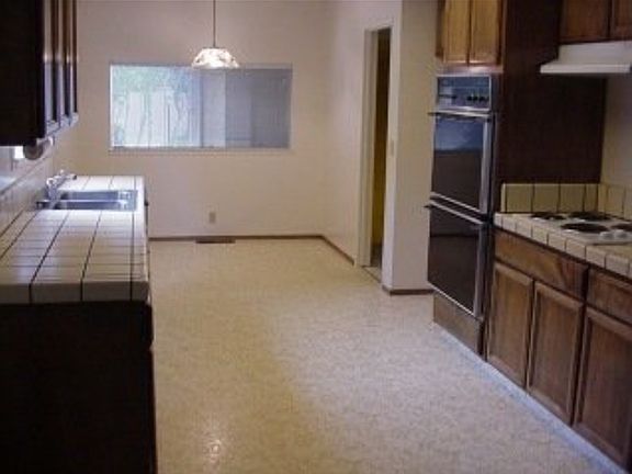 2nd image of 1052 Bret Cove Ct