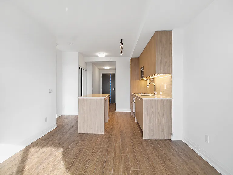 286 Main St — Photo 16