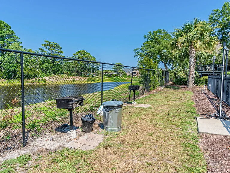 76 S Reindeer Rd #ID1459978P — Photo 38