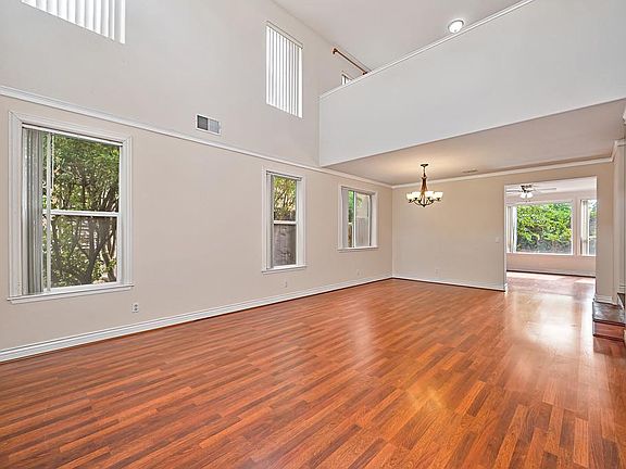 5th image of 1053 Callander Way