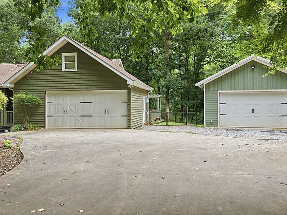 2nd image of 258 Marguerite Ln