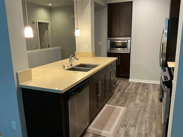 537 W Maple Ave — Photo 36