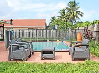 2605 NW 98th Ln, Pompano Beach, FL 33065