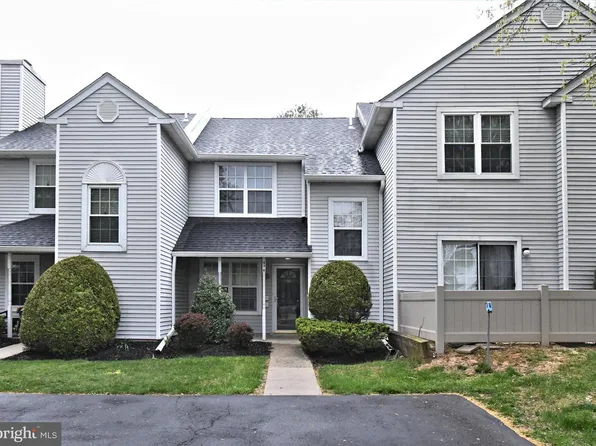 43 Everett Dr #143, Newtown, PA 18940