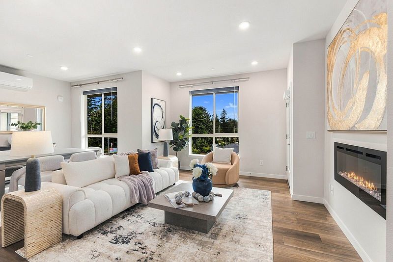5th image of 1237 Meander Way SE #302F