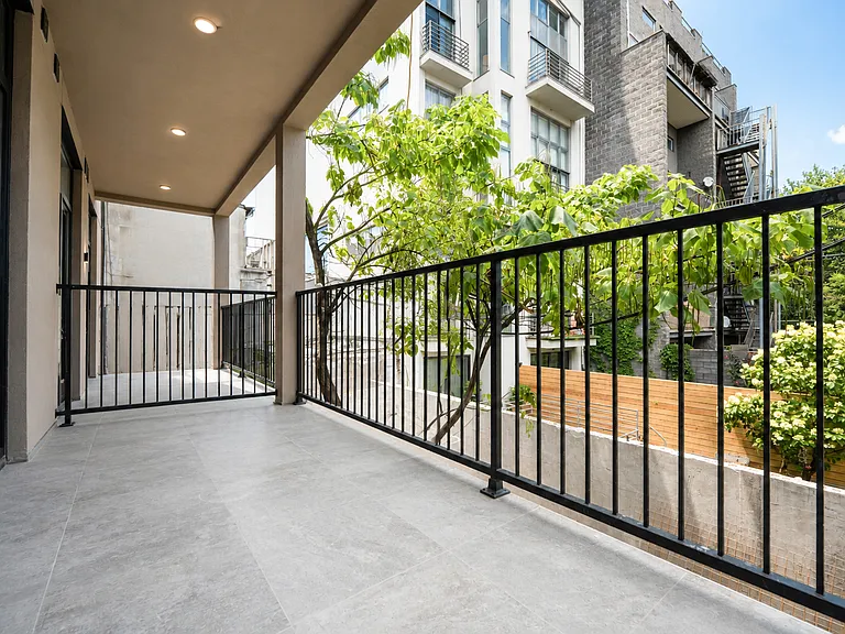 418 Lorimer St #2R — Photo 20