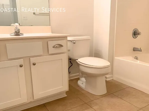 499 Spring Brook Ln, Mary Esther, FL 32569