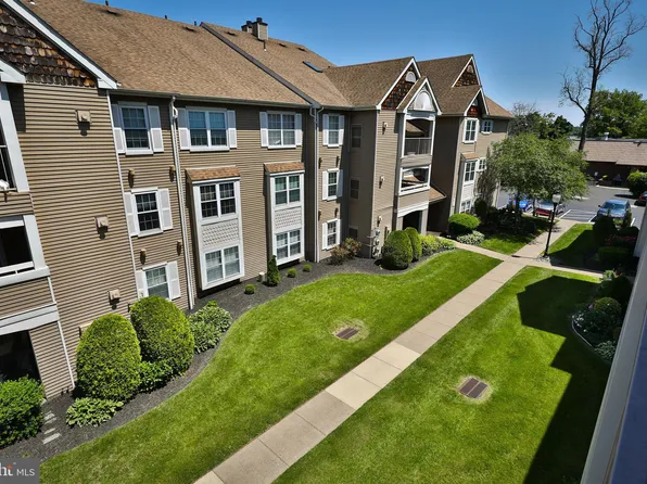 73304 Delaire Landing Rd #304, Philadelphia, PA 19114