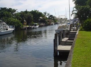 635 Shore Dr, Boynton Beach, FL 33435