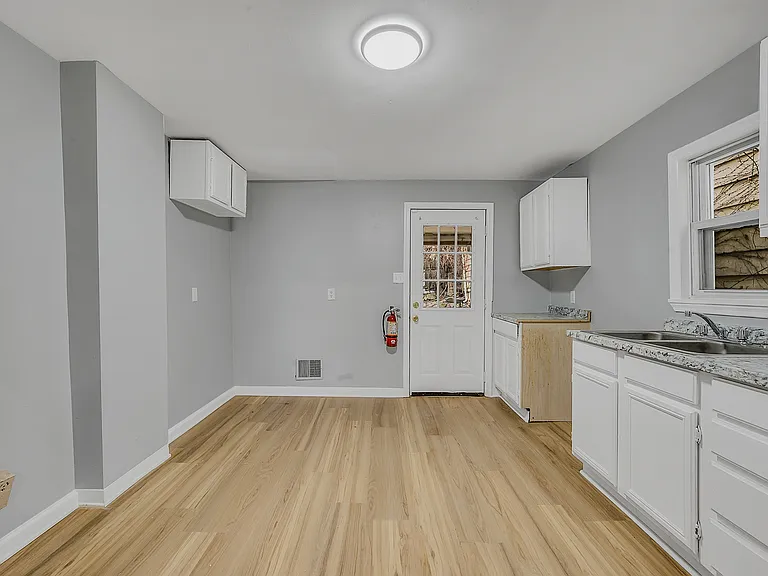 1009 W Lackawanna Ave #2 — Photo 5