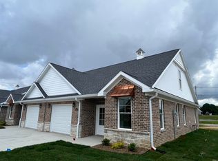 8444 Bell Crossing Dr, Newburgh, IN 47630