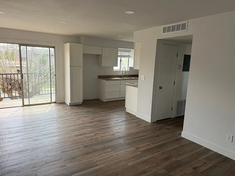 801-805 Monarch Cir — Photo 20