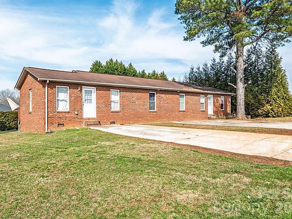 2nd image of 3761 Herman Sipe Rd NW