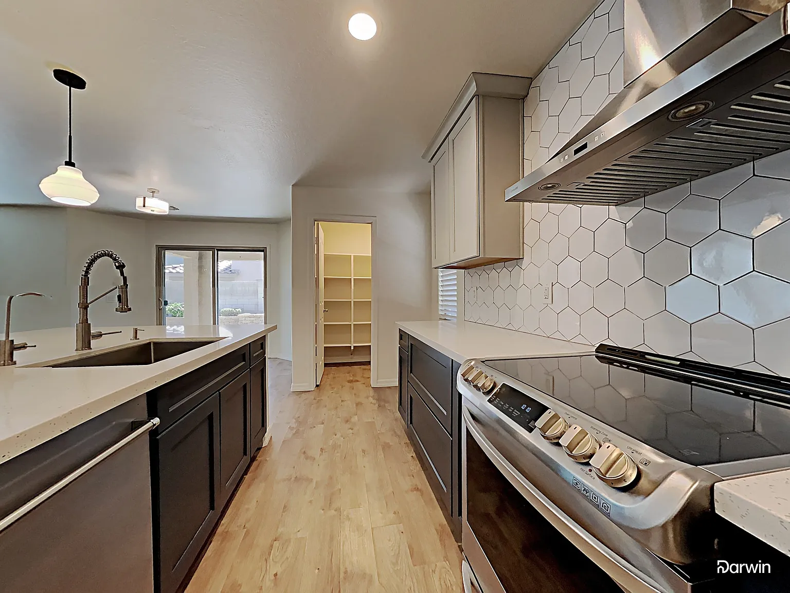 3 bed, 2.5 bath, 2112 sqft, $2,315 — Photo 3