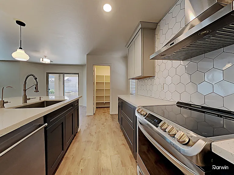 5711 E Adrian Ave — Photo 3