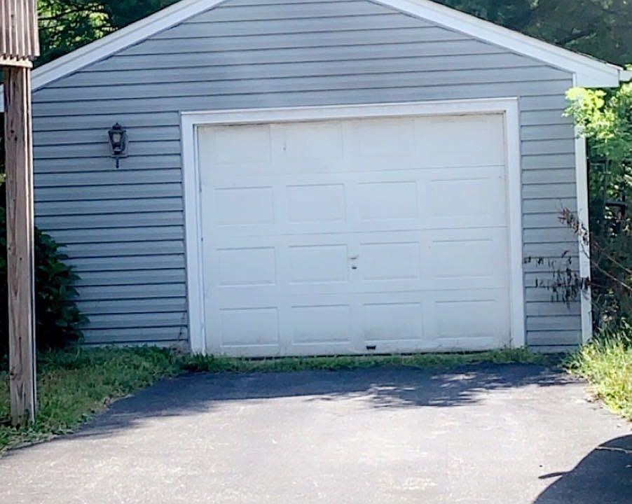 2nd image of 3537 Berryhill Dr