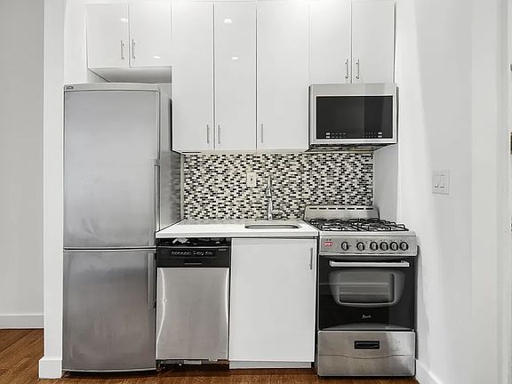 5th image of 164 E 82nd St APT 5A