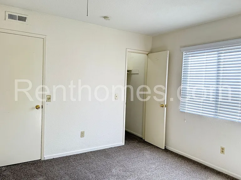 1553 Palomar Dr — Photo 16