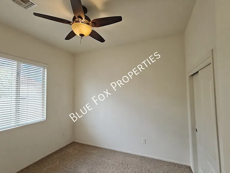 324 N Oak Tree Canyon Loop — Photo 26