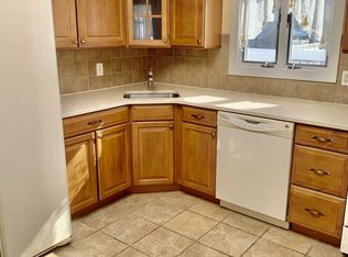 482 Steinway Rd, Saddle Brook, NJ 07663