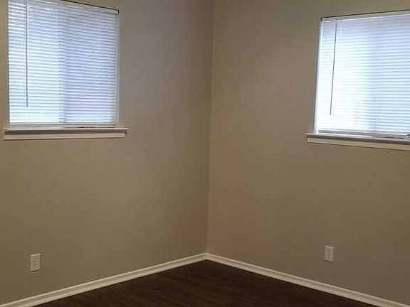 4th image of 1805 Dogwood Dr