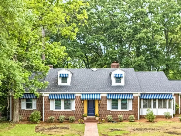 715 N 10th St, Opelika, AL 36801