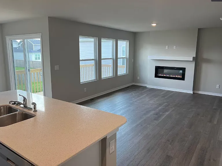 1190 NW Williamsburg Ln — Photo 4