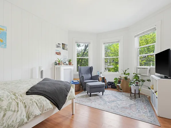 298 Brookline St #2, Cambridge, MA 02139