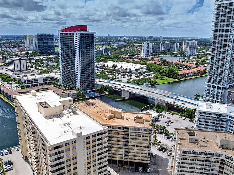 1817 S Ocean Dr #Penthouse 19 — Photo 36