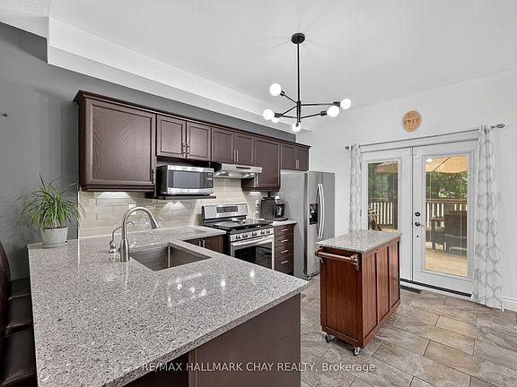 4th image of 1925 Emerald Ct