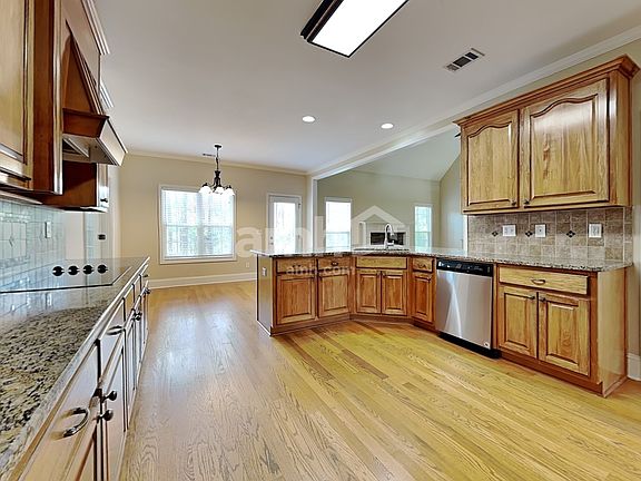 3rd image of 140 Cambridge Woods Dr