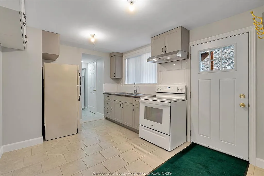 2 bed, $1,400 — Photo 3
