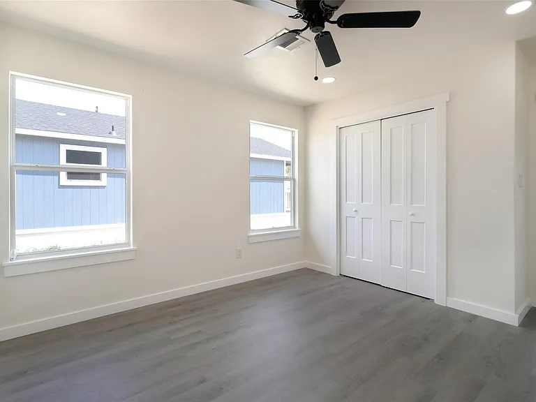1087 Schubert Ln #C — Photo 11