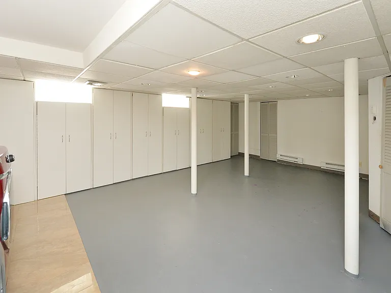 79 Grand Blvd — Photo 25