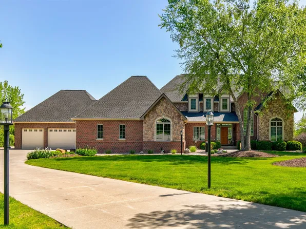 9421 NW 74th Pl, Johnston, IA 50131