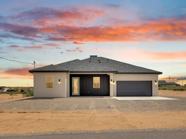 1388 Thar Desert Dr, Chaparral, NM 88081