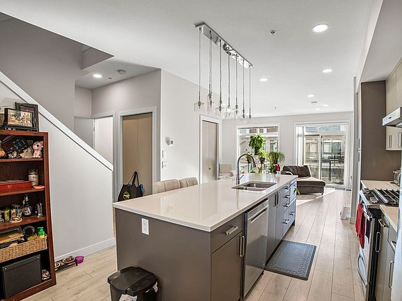 4th image of 46150 Thomas Rd #131