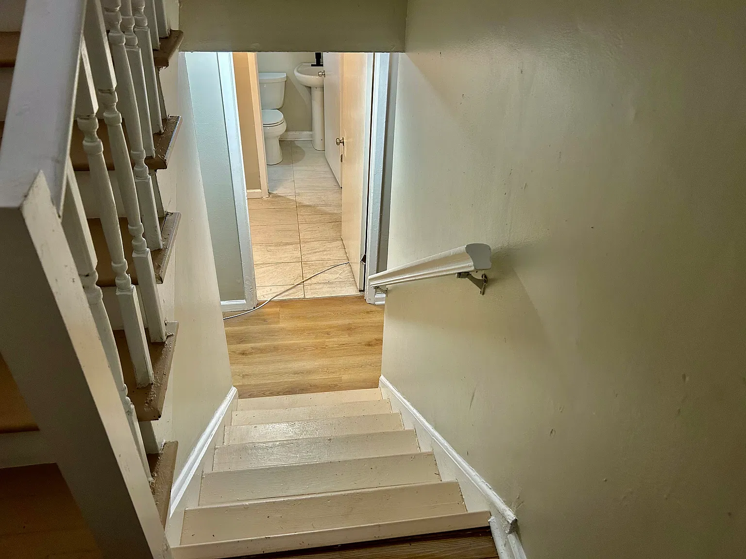 4 bed, 962 sqft, $2,400 — Photo 2