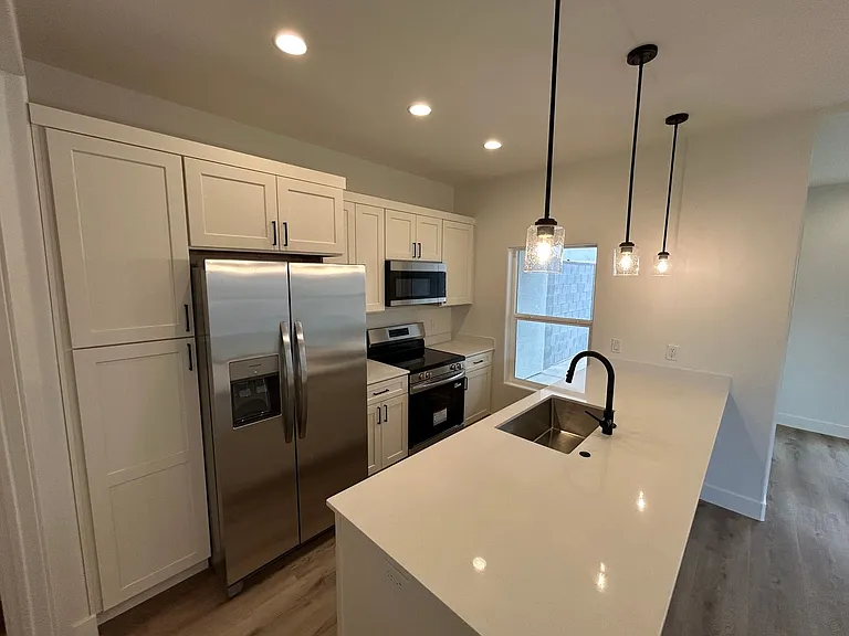 1544 E Mead Ln — Photo 11