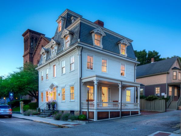 204 Spring St