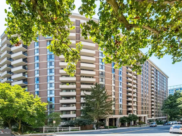 4620 N Park Ave APT 211E, Chevy Chase, MD 20815