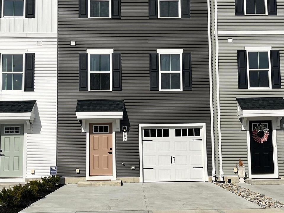 1st image of 102 Maria Loretta Ln