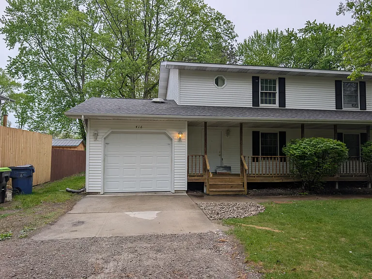 416 Willow St — Photo 1