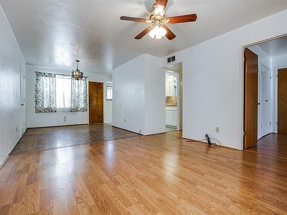 5th image of 2622 Rosewood Dr