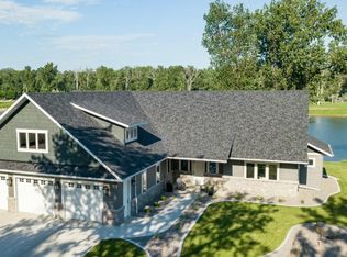 2607 Langer Ln, Bismarck, ND 58504