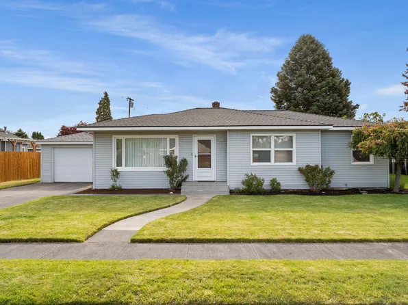 946 SW 13th St, Redmond, OR 97756
