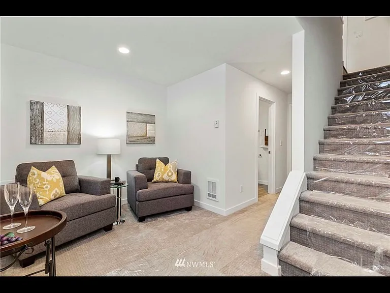 9221 Ashworth Ave N #C — Photo 28