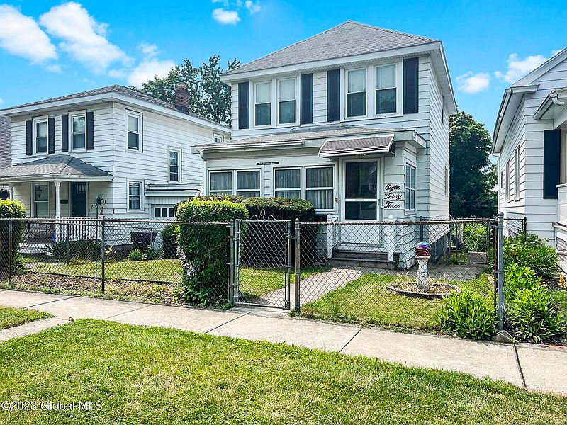 4th image of 833 7th Avenue