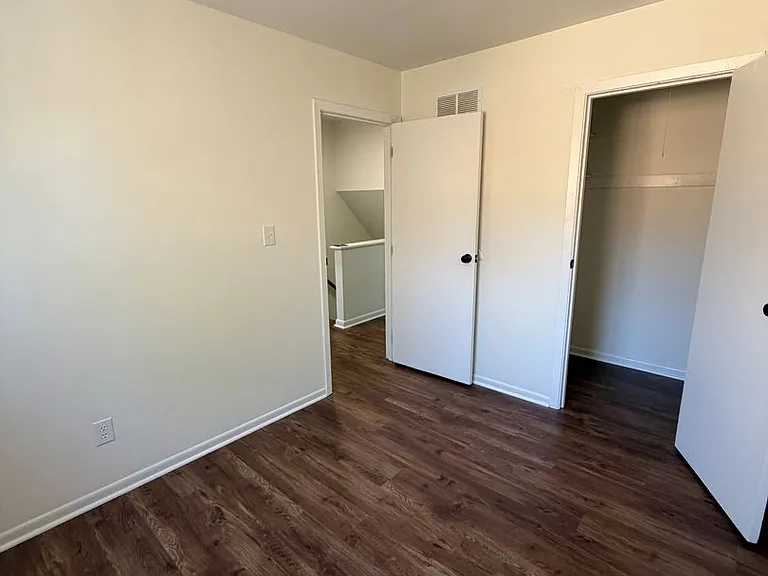 1524 Genessee Ave — Photo 11