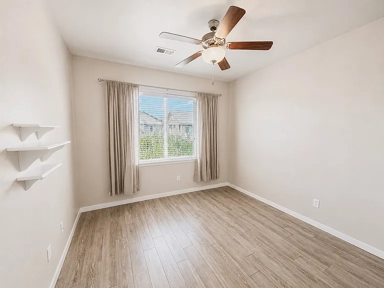 564 Red Cedar Way — Photo 16